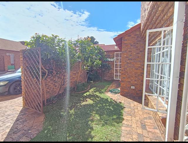 3 BEDROOM APARTMENT FOR SALE IN BRACKENDOWNS